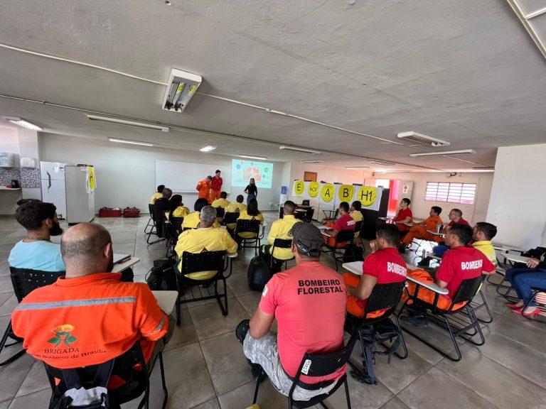 Capa da notícia: Secretaria do Meio Ambiente coordena capacitação para fortalecer resposta a incêndios florestais no Distrito Federal